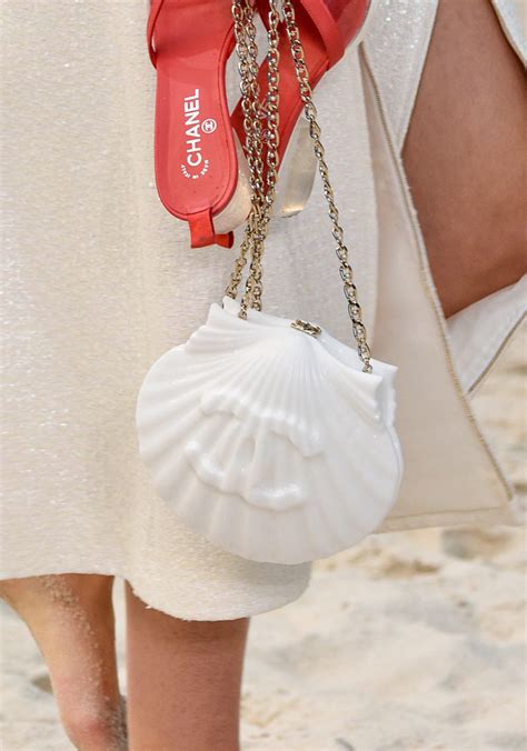 borsa conchiglia chanel|moda chanel borse.